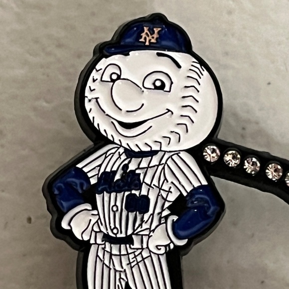 New Era New York NY Mets Mr Met Pin Brooch Baseball Pins Streetwear Hats Hat - Picture 2 of 7